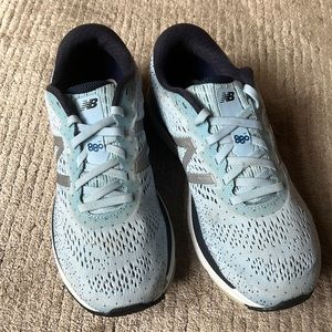 Size 8 - Women’s New Balance 880 blue running shoes. Very little wear.